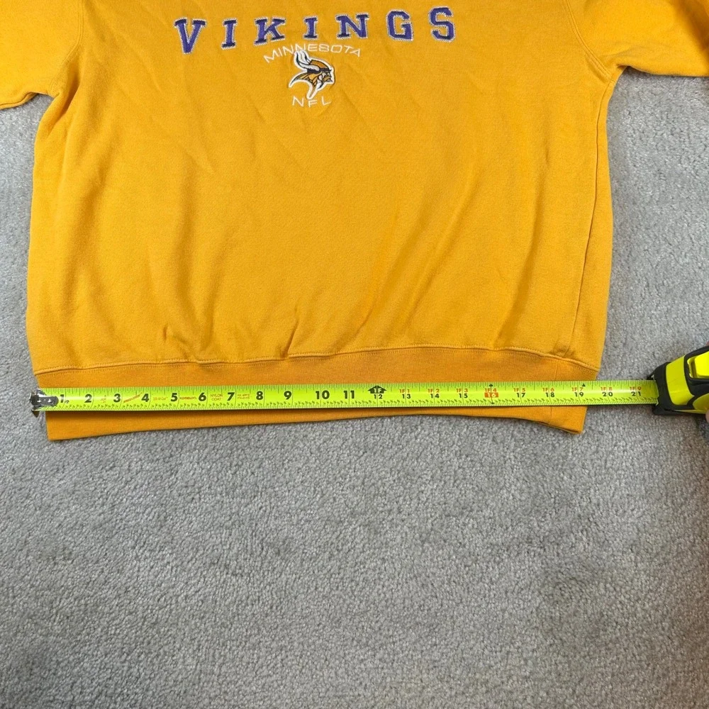 NFL Minnesota Vikings Sweatshirt Mens Medium Gold Purple Embroidered Crewneck